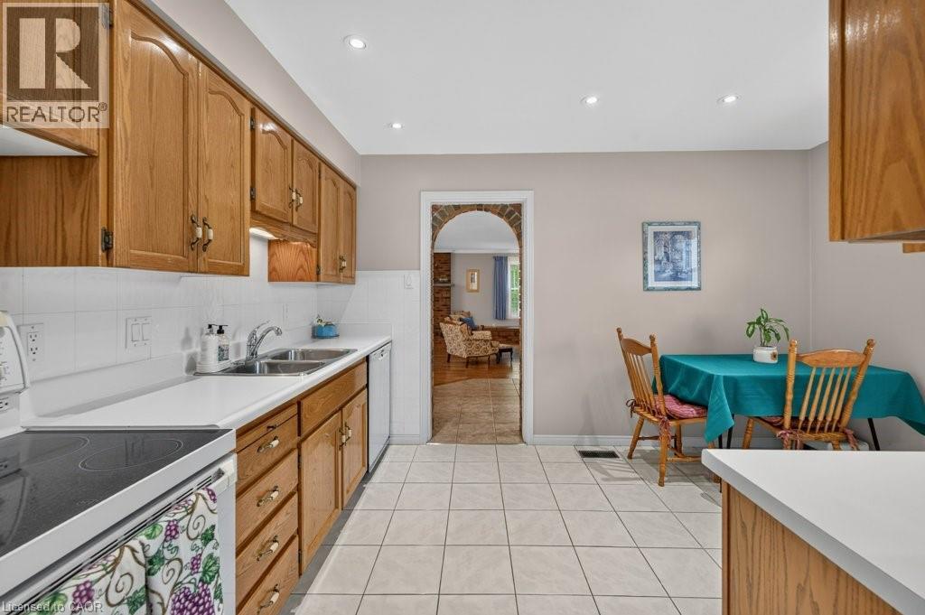 476 East 37th Street, Hamilton, Ontario  L8V 4B9 - Photo 9 - 40837840