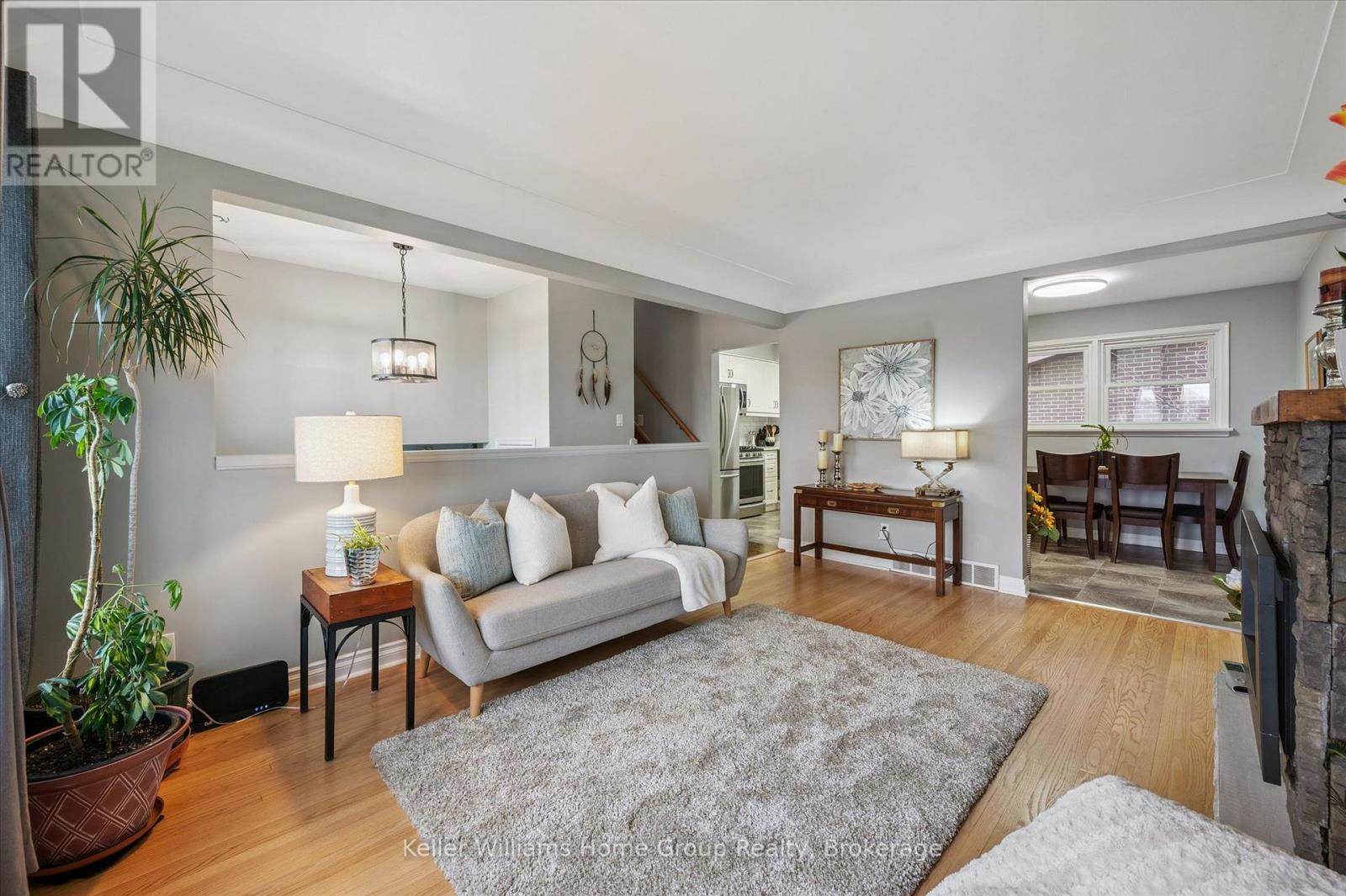 44 Meyer Drive, Guelph, Ontario  N1E 4H2 - Photo 2 - X13487200