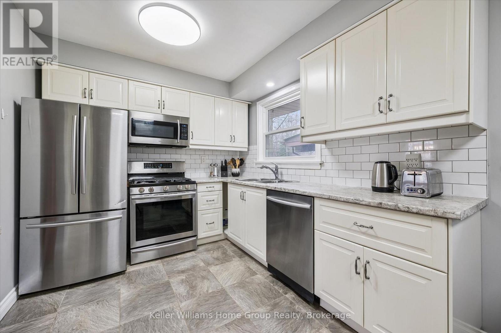 44 Meyer Drive, Guelph, Ontario  N1E 4H2 - Photo 3 - X13487200