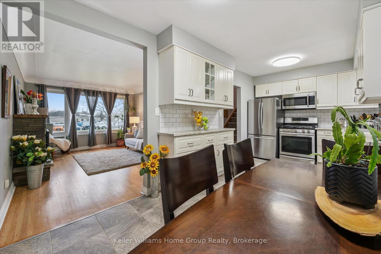 44 Meyer Drive, Guelph, Ontario  N1E 4H2 - Photo 4 - X13487200