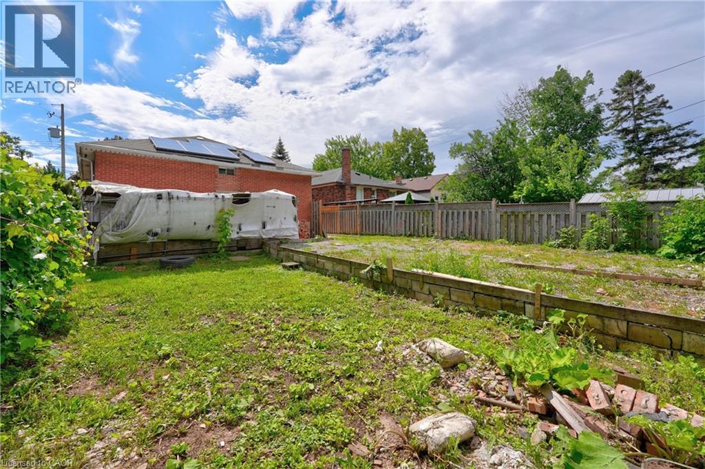 689 Burgess Avenue, Hamilton, Ontario  L8H 6J2 - Photo 15 - 40842465
