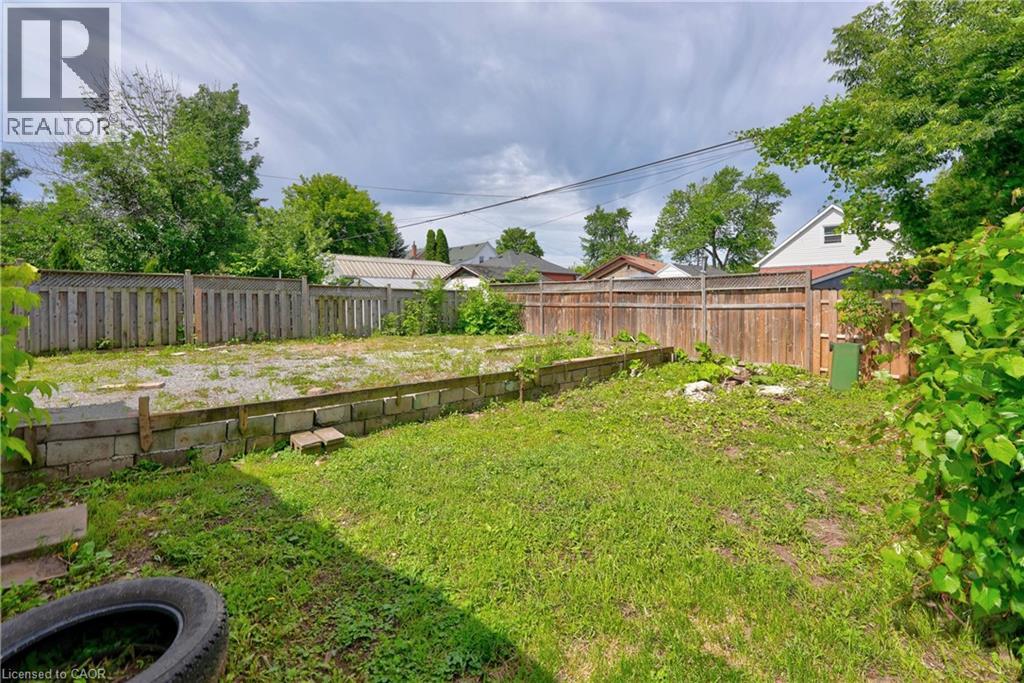 689 Burgess Avenue, Hamilton, Ontario  L8H 6J2 - Photo 3 - 40842465