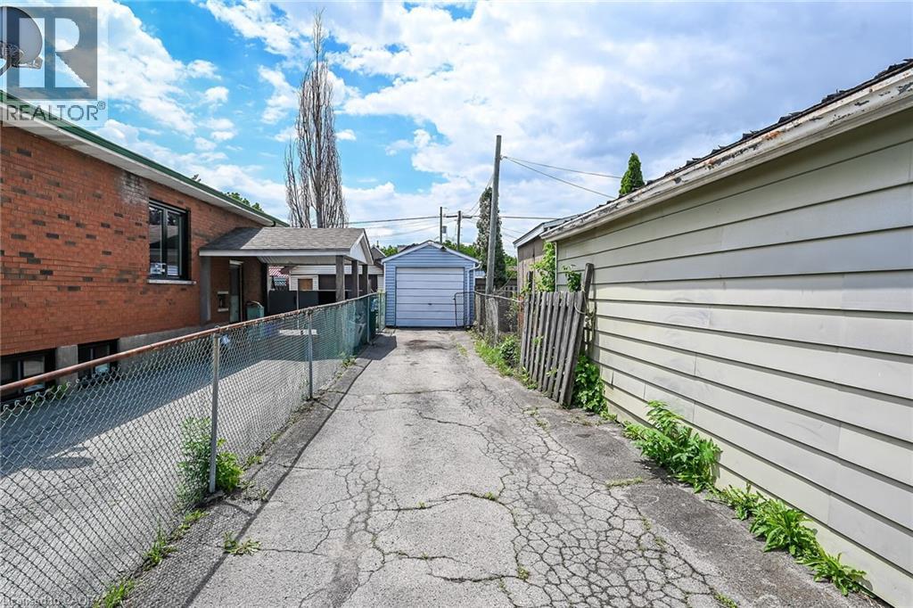 184 London Street N, Hamilton, Ontario  L8H 4C2 - Photo 37 - 40838718