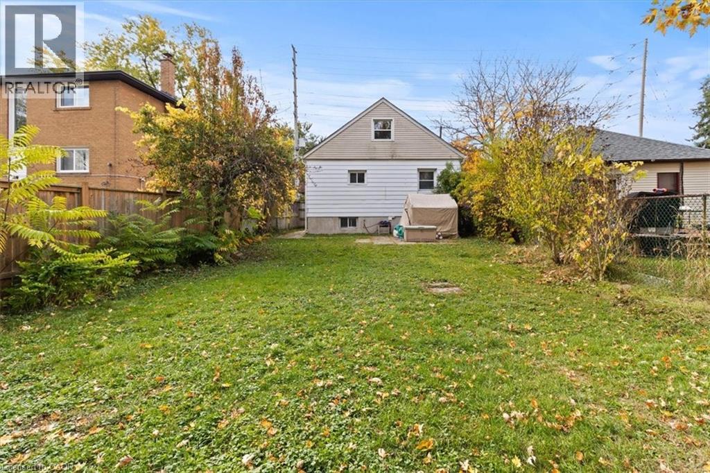 1097 Enola Avenue, Mississauga, Ontario  L5G 4B1 - Photo 14 - 40840104