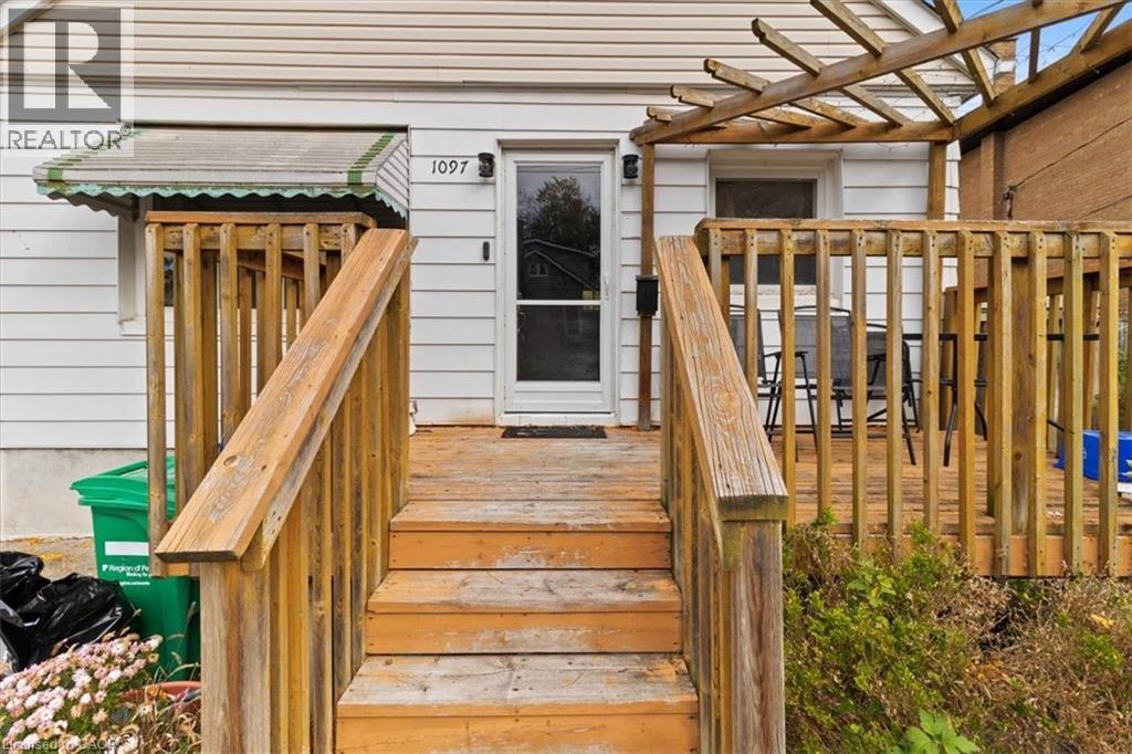 1097 Enola Avenue, Mississauga, Ontario  L5G 4B1 - Photo 7 - 40840104