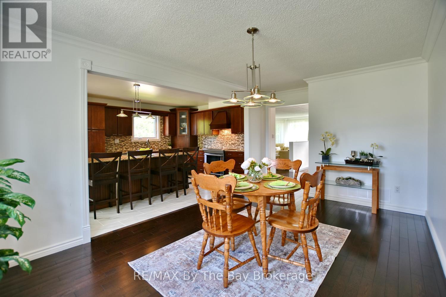 2 Birchmount Circle, Wasaga Beach, Ontario  L9Z 1H8 - Photo 14 - S13487504