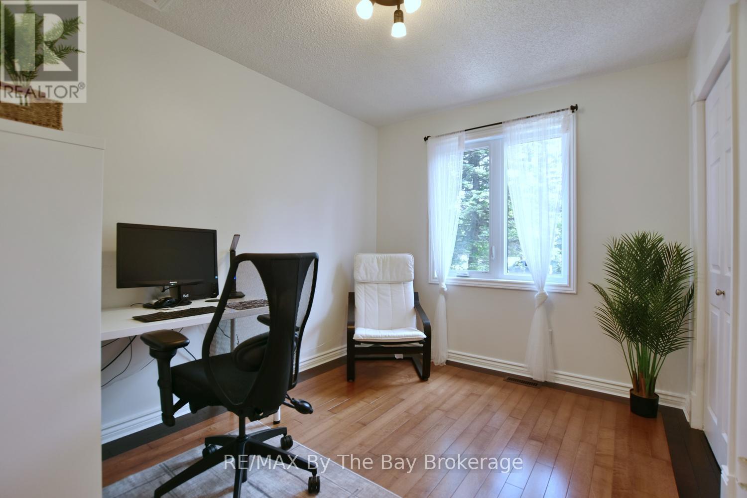 2 Birchmount Circle, Wasaga Beach, Ontario  L9Z 1H8 - Photo 17 - S13487504