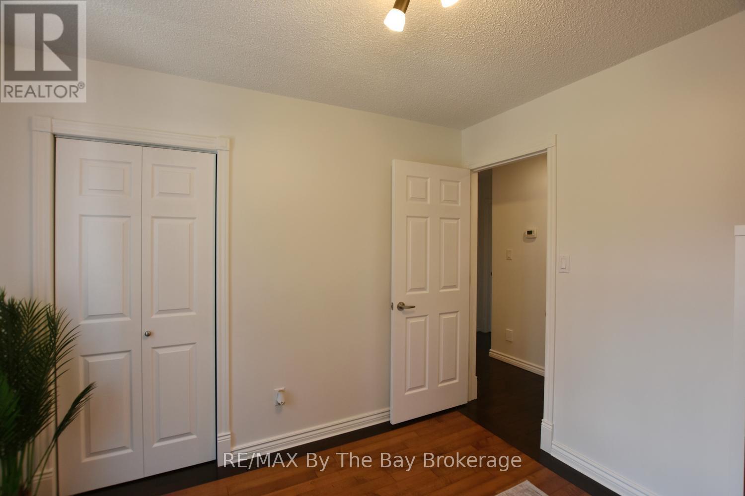 2 Birchmount Circle, Wasaga Beach, Ontario  L9Z 1H8 - Photo 18 - S13487504