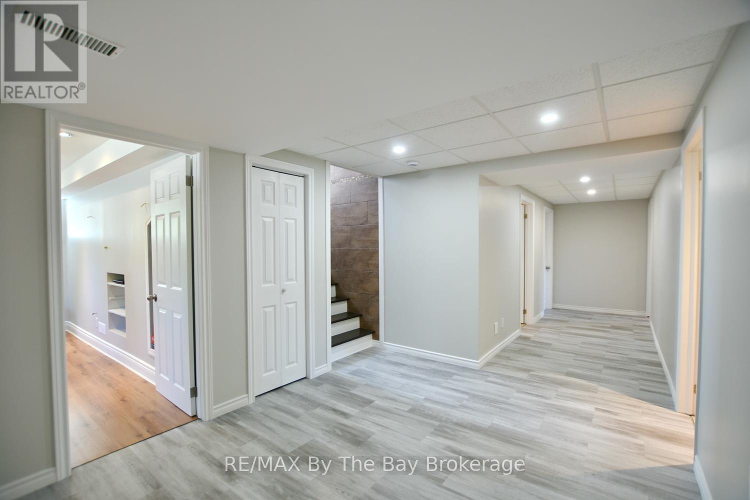 2 Birchmount Circle, Wasaga Beach, Ontario  L9Z 1H8 - Photo 26 - S13487504