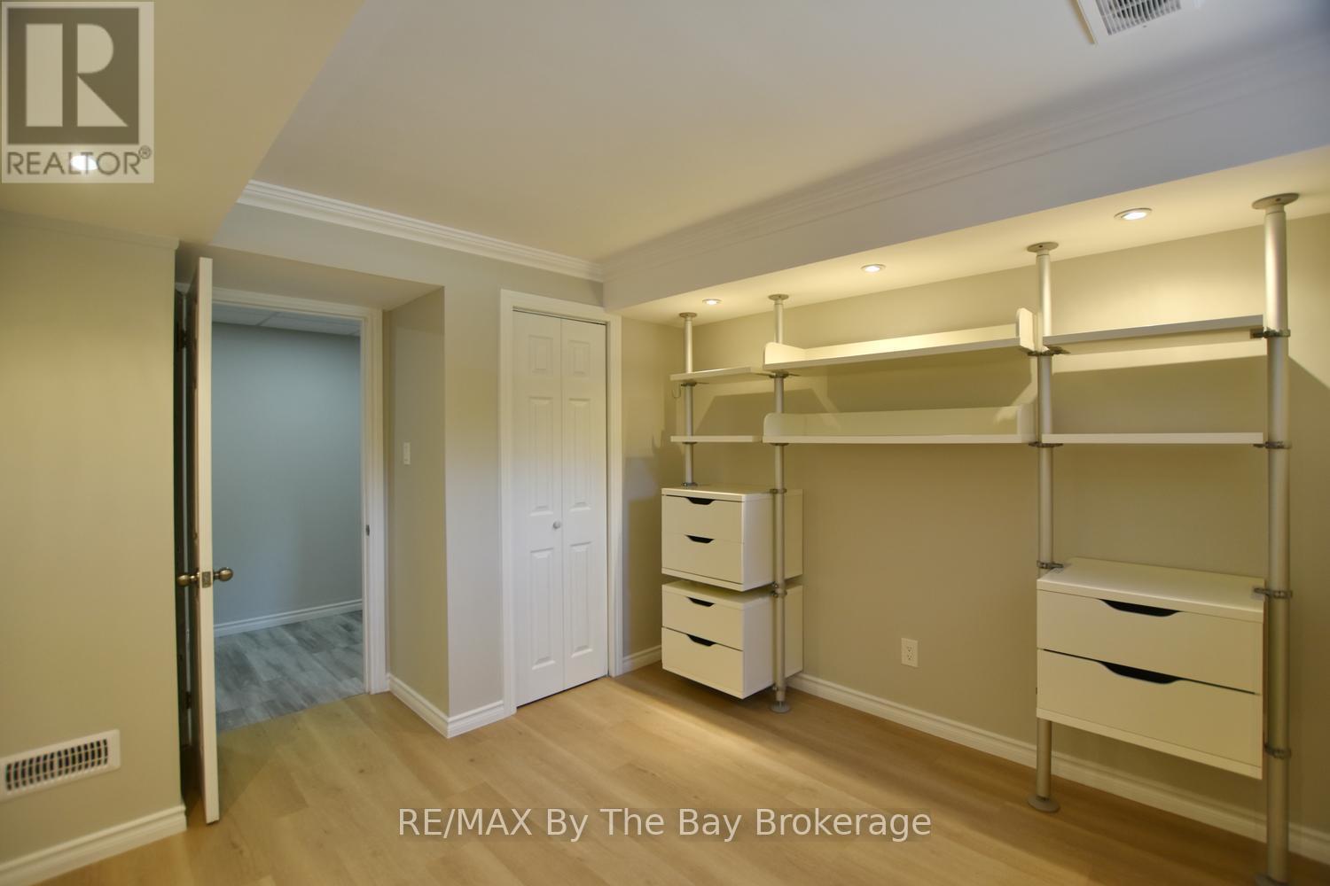 2 Birchmount Circle, Wasaga Beach, Ontario  L9Z 1H8 - Photo 35 - S13487504