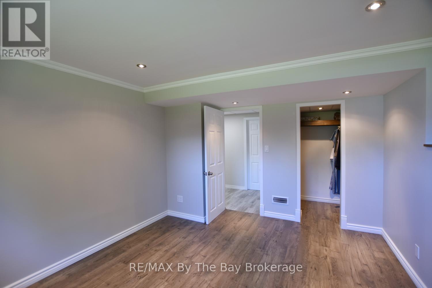 2 Birchmount Circle, Wasaga Beach, Ontario  L9Z 1H8 - Photo 37 - S13487504