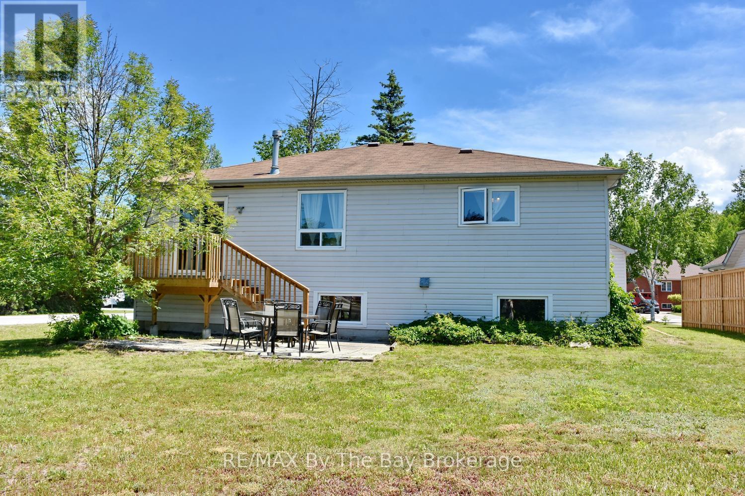 2 Birchmount Circle, Wasaga Beach, Ontario  L9Z 1H8 - Photo 39 - S13487504
