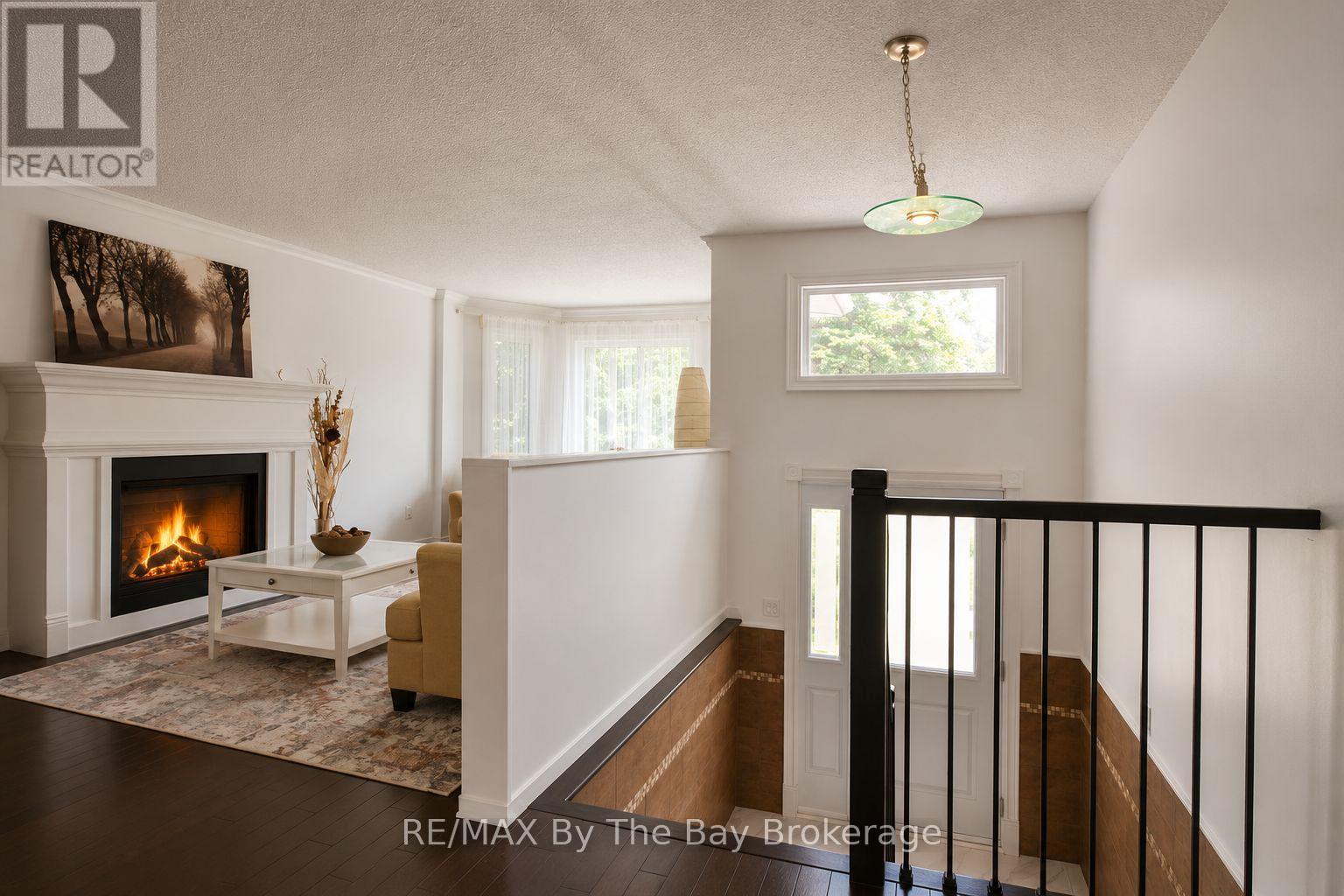 2 Birchmount Circle, Wasaga Beach, Ontario  L9Z 1H8 - Photo 5 - S13487504