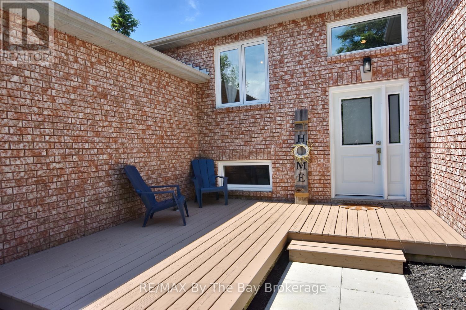 2 Birchmount Circle, Wasaga Beach, Ontario  L9Z 1H8 - Photo 8 - S13487504
