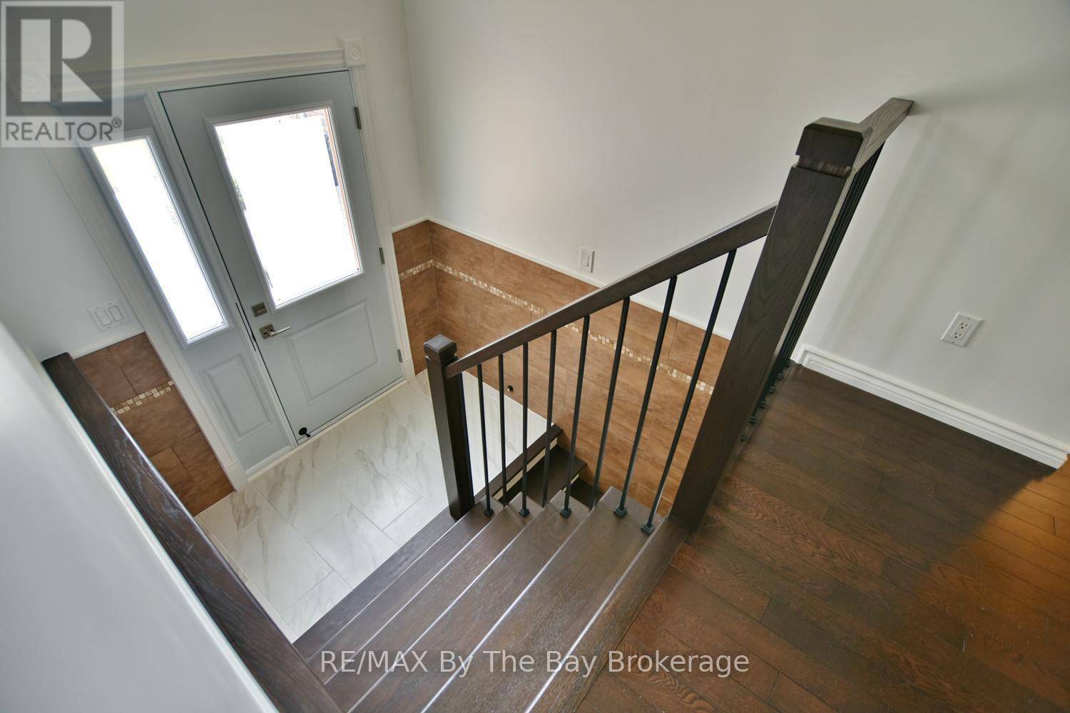 2 Birchmount Circle, Wasaga Beach, Ontario  L9Z 1H8 - Photo 9 - S13487504