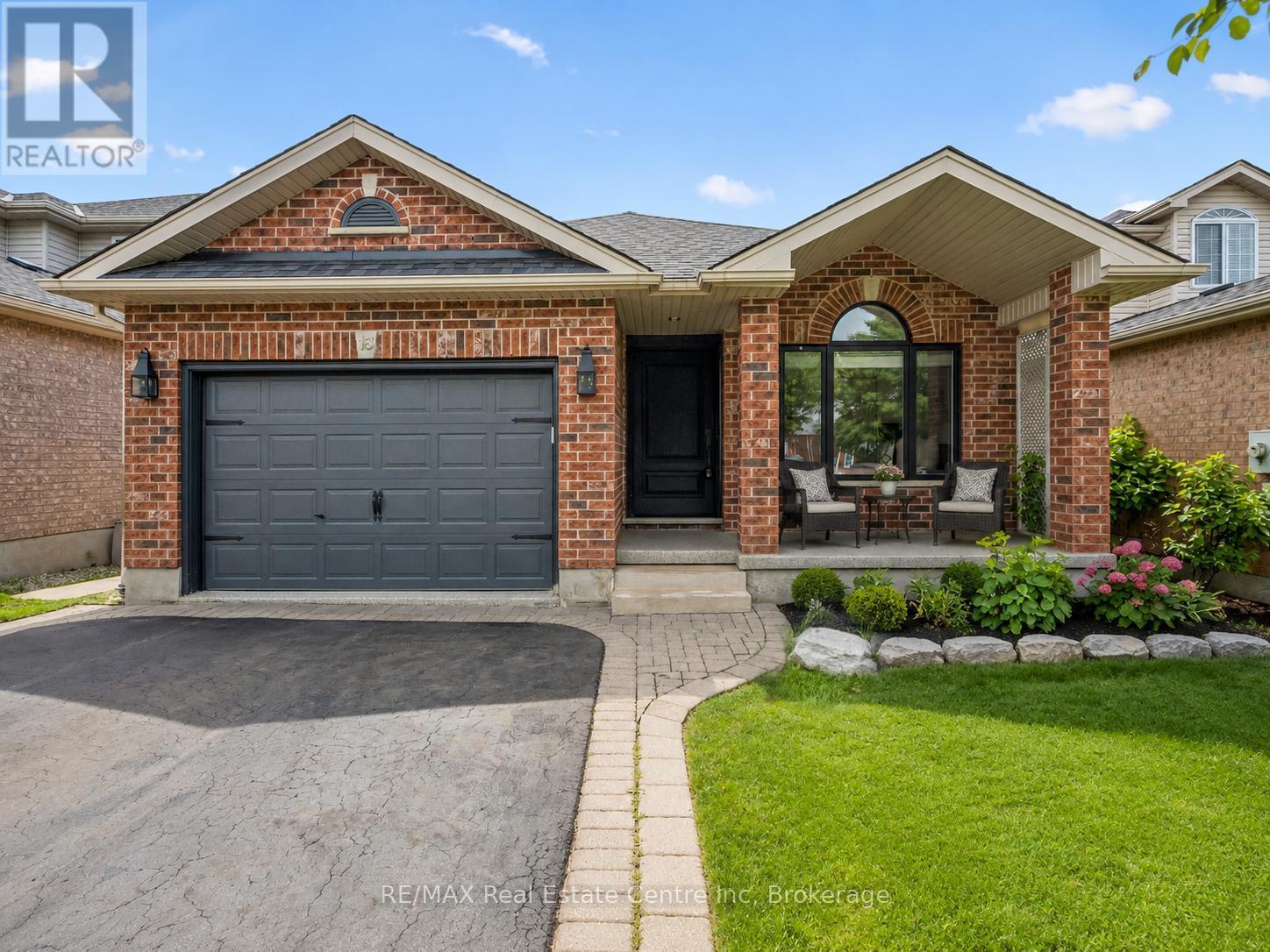 18 Keys Crescent, Guelph, Ontario  N1G 5J7 - Photo 2 - X13487334